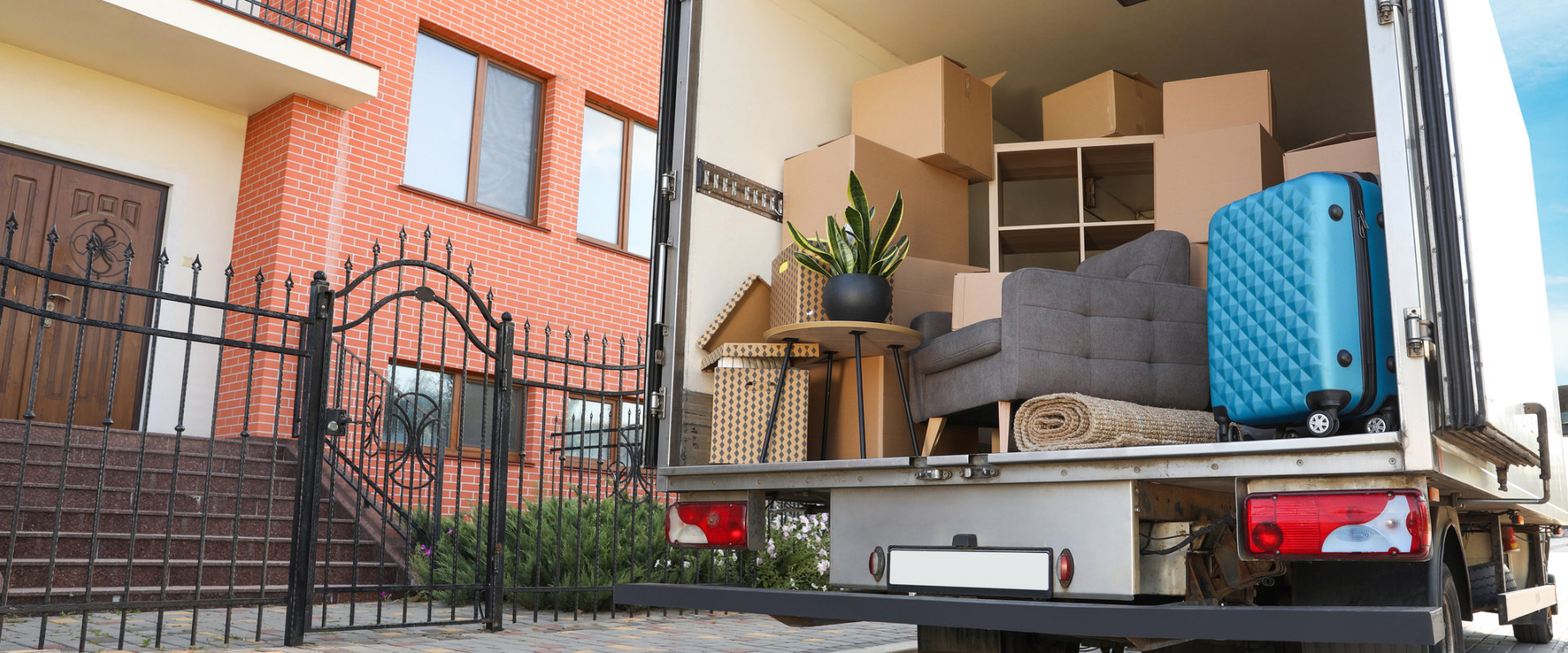 Moving to a New Home with a Moving Company: A Comprehensive Guide